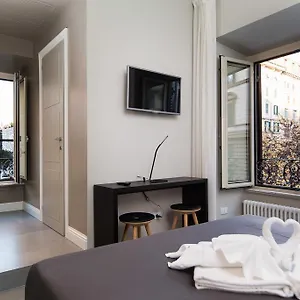 https://ovidio-suite.it-romehotels.com